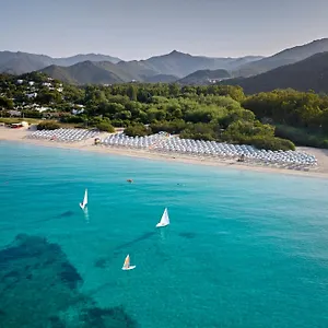 4* Station touristique Calaserena